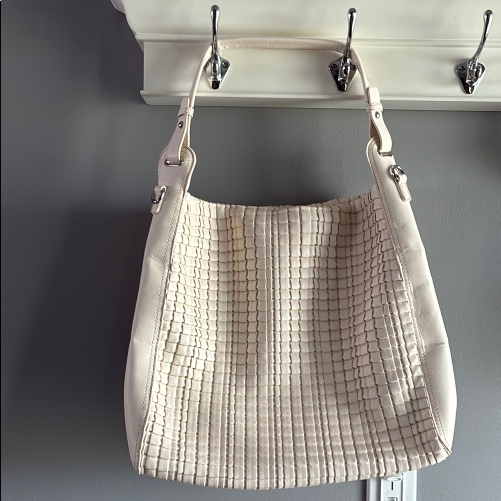 White Grid Pattern Shoulder Bag With Relaxed Desi… - image 1